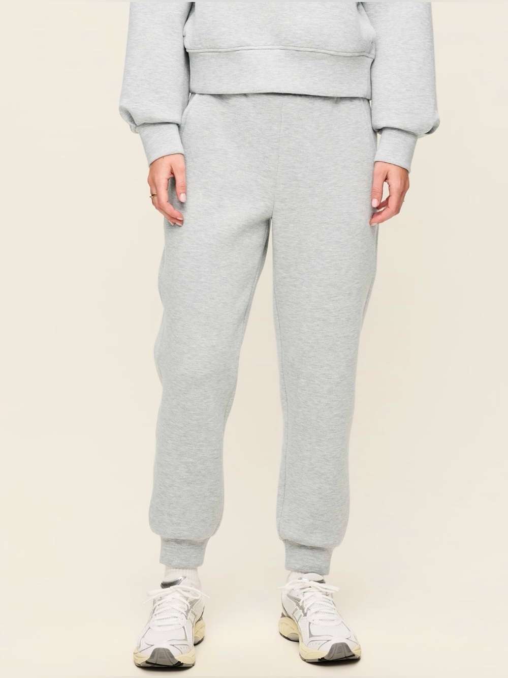 Old Navy Bounce Fleece High Rise Jogger in Gray Size Medium - C1-G
